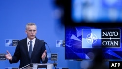 Jens Stoltenberg a averitzat Rusia că se va trezi cu mai multe trupe NATO la granițele sale, în situația creșterii presiunii pe Ucraina