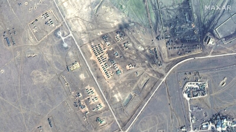 Усиление военной активности России в Крыму и возле Украины: новые спутниковые снимки (фотогалерея)