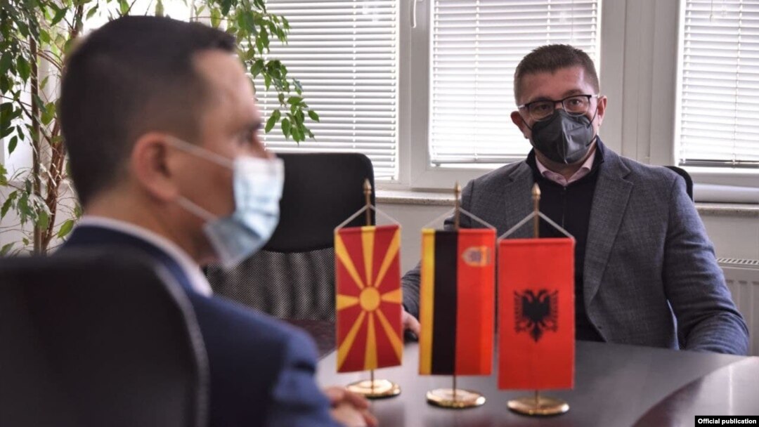 Лидерите на ВМРО-ДПМНЕ и на БЕСА Христијан Мицкоски и Биљал Касами