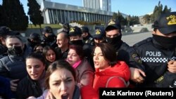 Bakıda jurnalistlərin etiraz aksiyası, arxiv fotosu