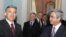 Turkish President Abdullah Gul (left) and Armenian President Serzh Sarkisian in Yerevan