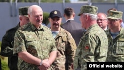 Аляксандар Лукашэнка падчас наведваньня памежнай заставы «Дзівін» у Кобрынскім раёне