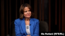 Robin Dunnigan, ambasadoarea SUA la Tbilisi.