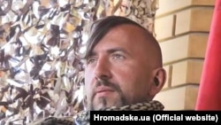 Співак Василь Сліпак, соліст Паризької опери, який воював у складі ДУК «Правий сектор», загинув 29 червня 2016 року в бою на Донеччині від кулі снайпера 