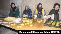 یک کارخانه شیرینی پزی زنان در ولایت جوزجان