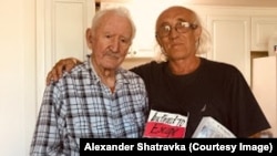 Юрій Ветохін і Олександр Шатравка. Їх насильно утримували у Дніпропетровській психіатричній спецлікарні й кололи нейролептиками, намагаючись змінити їхні особистості, бо вони «не любили СРСР»