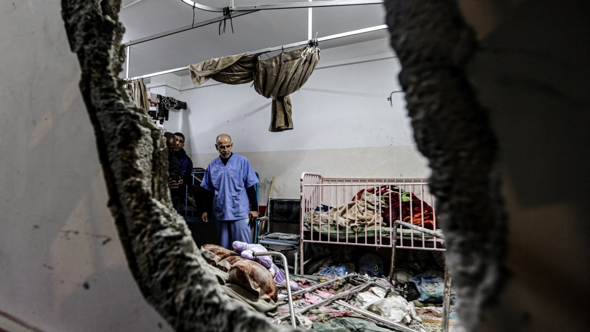 Több beteg életét vesztette egy gázai kórház elleni izraeli rajtaütésben