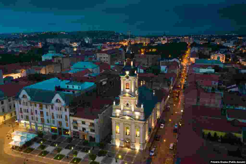 Oradea by night