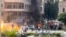 За даними ЗМІ, Макрона не було в готелі, коли сталися вибухи, його кортеж вже вирушив до президентського палацу Сирії