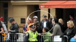 Джохар Царнаев на месте взрывов в Бостоне