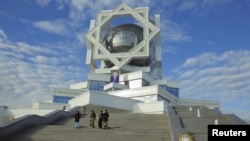 “Bagt koşgi”. Aşgabat.