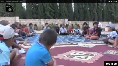 Порно веб-камера виртуалды байланыс Шашты әйел киска