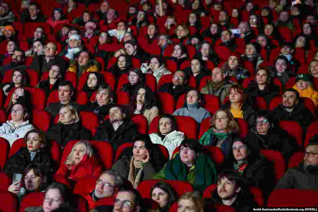 Глядачі під час прем’єри документального фільму «Поверніть мені ім’я»