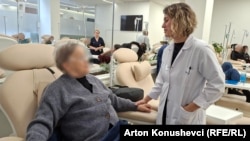 Fatime Fazliu është psikologia e vetme në Klinikën e Onkologjisë në QKUK.