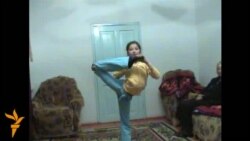 Айылдык акробат кыз