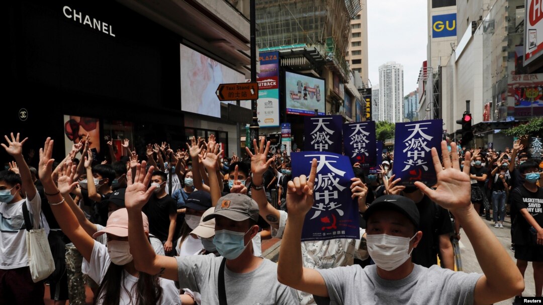 În Hong Kong au avut loc ample proteste antiguvernamentale pentru a opri impunerea de către Beijing a Legii securității naționale.