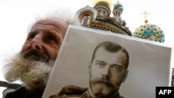 Падчас сьвяткаваньня ў Санкт-Пецярбургу на дзень народзінаў Мікалая ІІ (архіўнае фота)