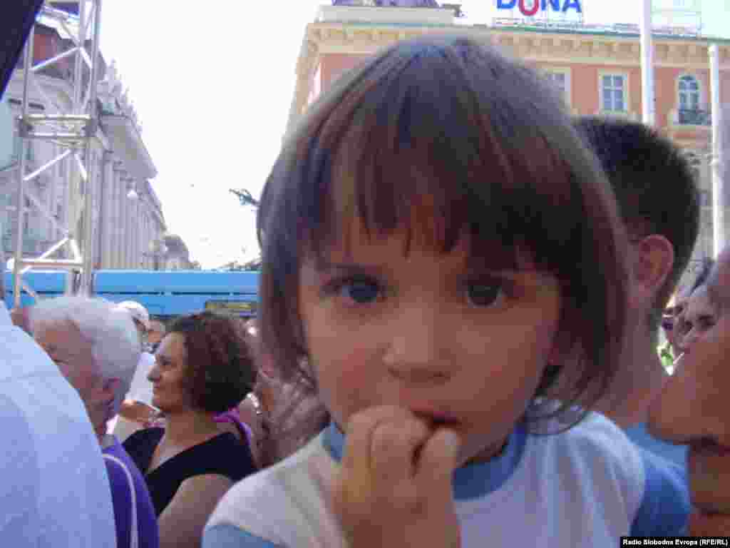 Ona nije dala izjavu, ali nam je šapnula da joj se dopada smotra