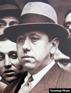 Политик Хосе Мария Хиль Роблес.