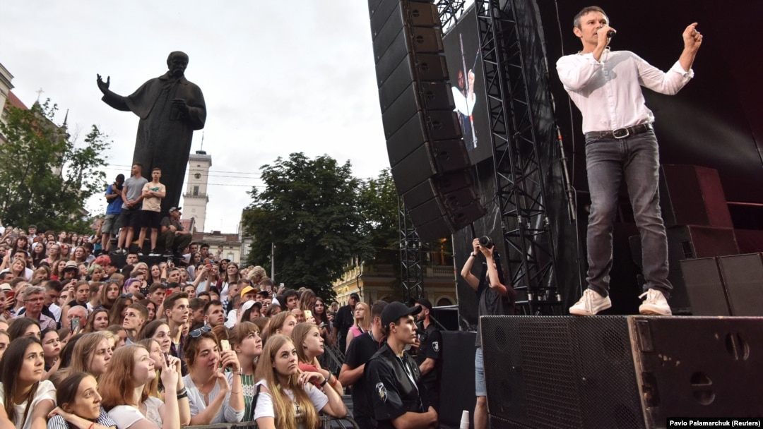 Svyatoslav Vakarchuk at an election rally and concert in Lviv on June 18