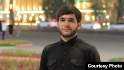 Ба нақли пайвандонаш, Исрофил Азимзода якуми апрели имсол довталабона ба артиш рафта будааст