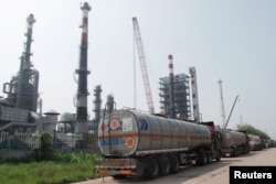 Нефтеперерабатывающий завод в Китае