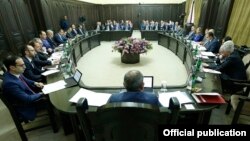 Armenia - Prime Minister Nikol Pashinian holds a cabinet meeting in Yerevan, 18 October 2018.