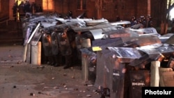 Armenia - Protesters clash with riot police near the Russian consulate in Gyumri, 15Jan2015.