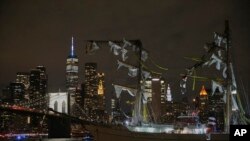 Brooklyn Bridge Collision