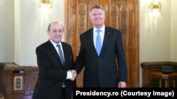 Ministrul francez de externe Jean-Yves Le Drian şi preşedintele României Klaus Iohannis