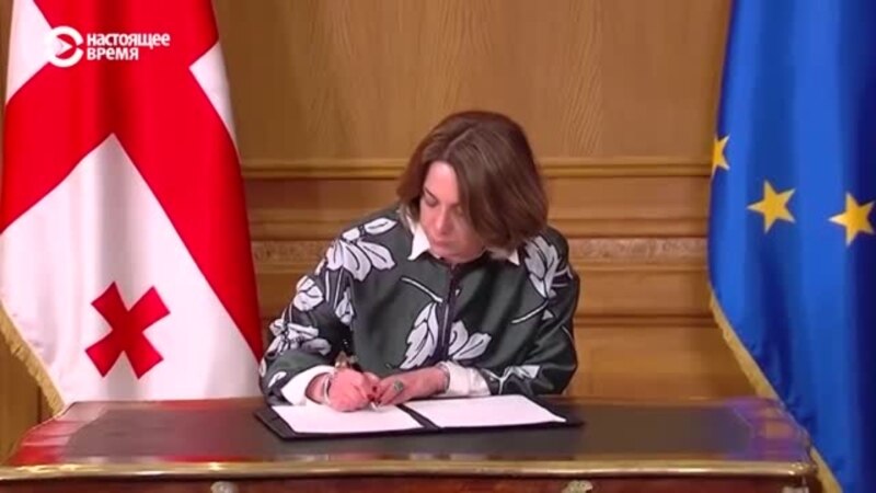 В Грузии оппозиция подписала соглашение о перемирии с властями. Как это было