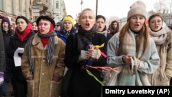 Фем-активистлар Петербурда хатын-кызлар көнен бәйрәм итә, 8 март 2021