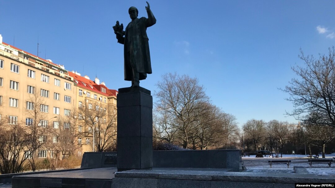 Памятник маршалу Коневу в Праге