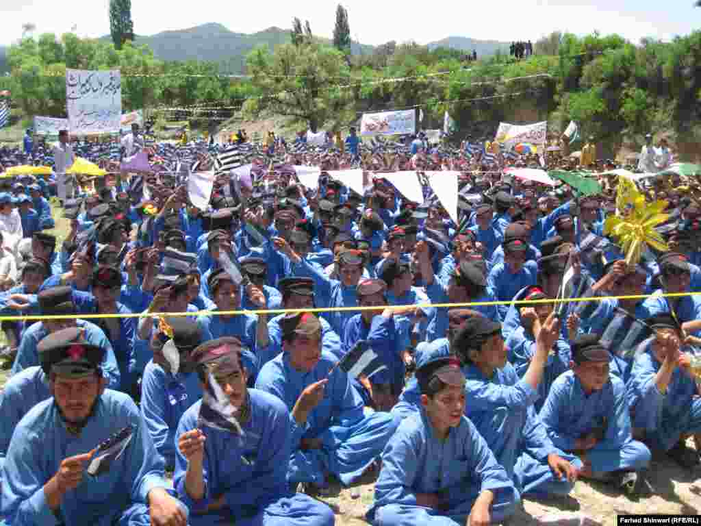 PAKISTAN: Khyber, Speech compitition of Private and govt schools at Tira Maidan.29JAN2013