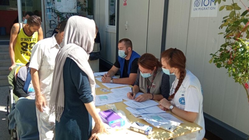 U BiH počela vakcinacija izbjeglica u centrima Borići i Miral
