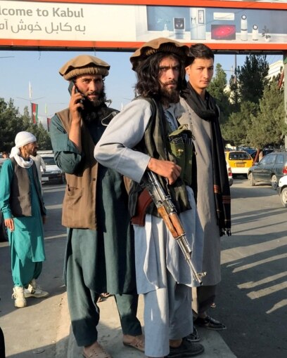 Жалаңаш бразилиялық әйелдер қалпақтары