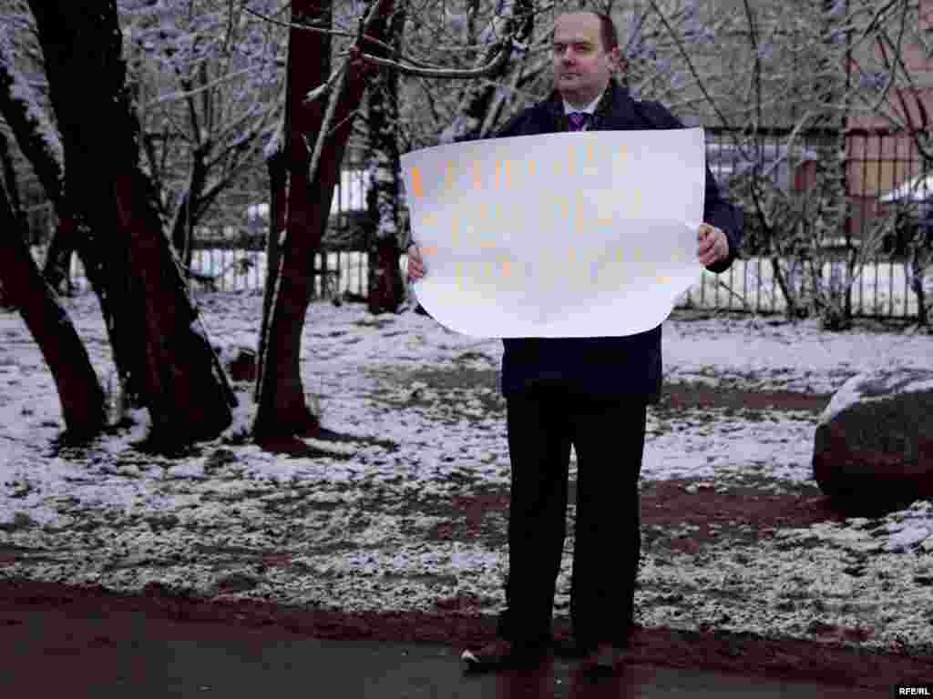 Finally, Sergei Zhavoronkov began his own protest...