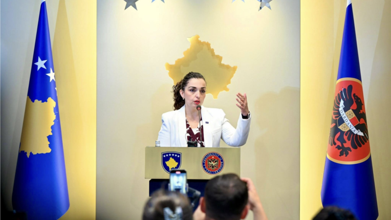 Osmani kritizira Vučićeve izjave o vojni kot nevarne