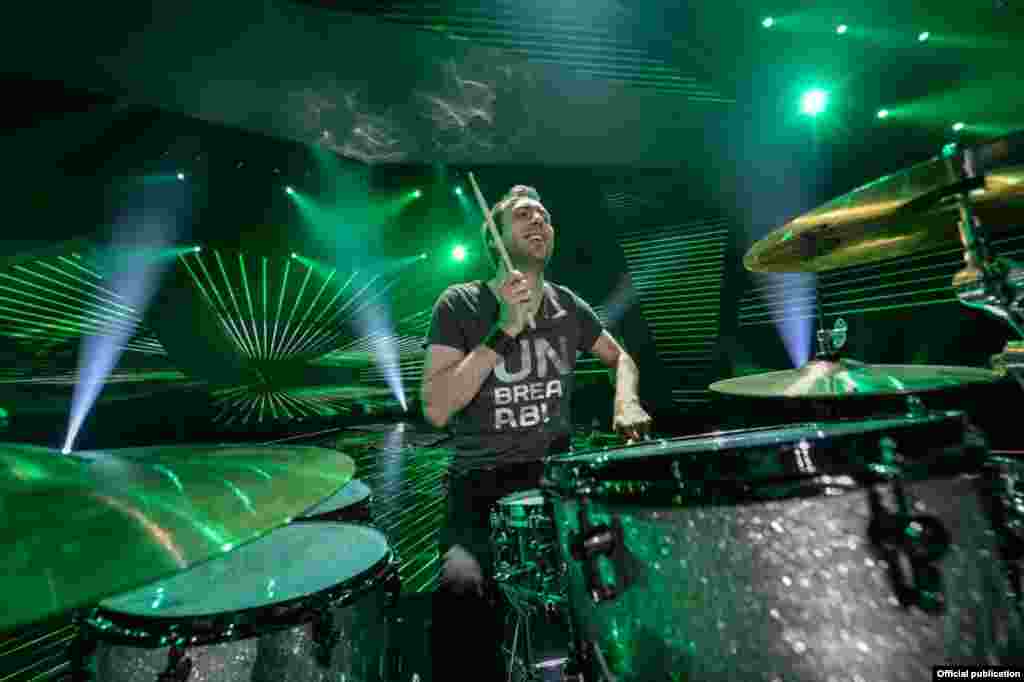 Eurovision yarışmasında İsve&ccedil;rəni təmsil edən musiqi qrupunun &uuml;zv&uuml;