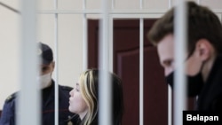 София Малашевич и Тихон Клюкач в суде. Минск, 14 января 2021 года.