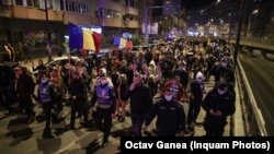 Luni seară, protestele din mai multe orașe din țară au degenerat în violențe