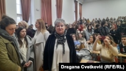 Dekanka Filozofskog fakulteta u Nišu Natalija Jovanović, podržala je studentsku blokadu te ustanove. Filozofski fakultet u Nišu je, odlukom studentskog plenuma, blokiran 6. decembra.