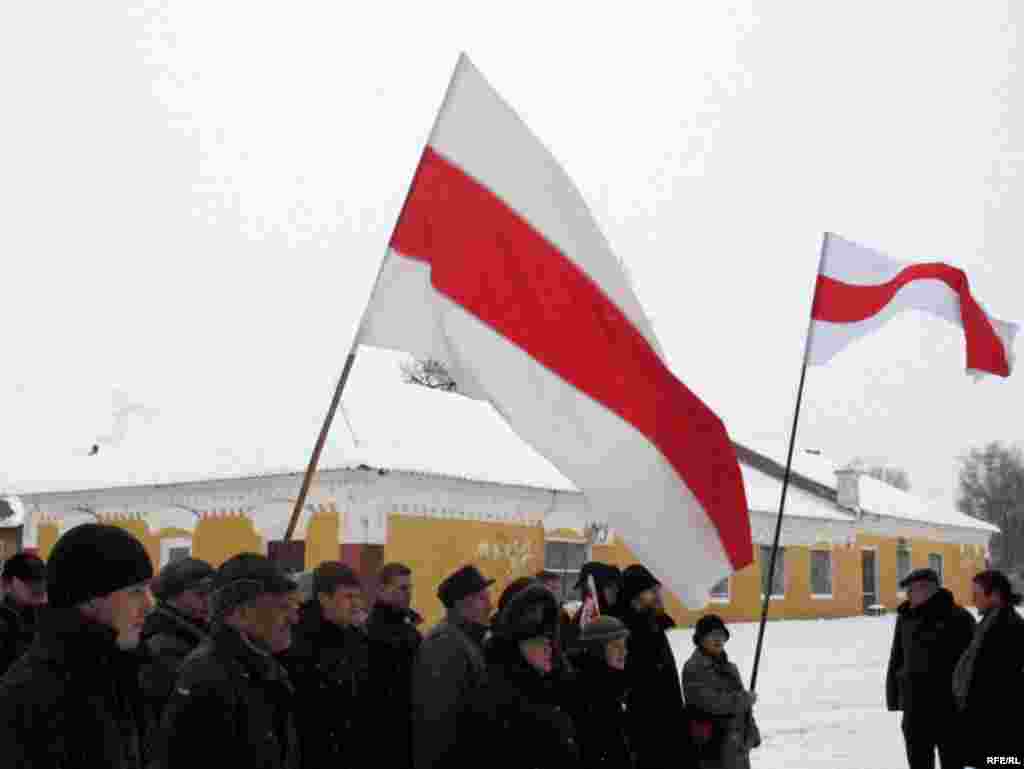 У Слуцку ўшанавалі герояў Слуцкага збройнага чыну - У Слуцку ўшанавалі герояў Слуцкага збройнага чыну