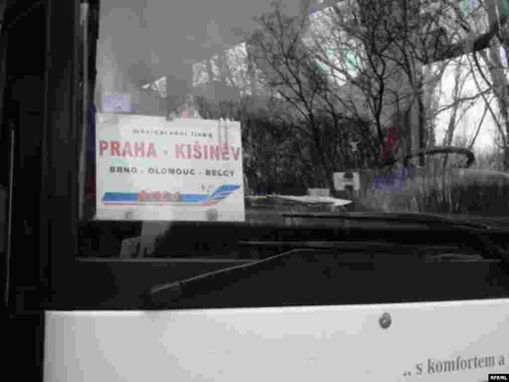 Pe ruta Praga-Chişinău-Praga circulă săptămânal cel puţin 6 autobuze