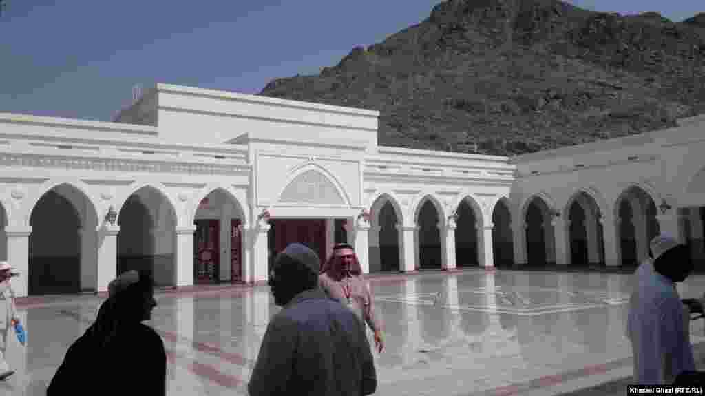 The exterior of the Mosque of Two Qiblas in Medina City