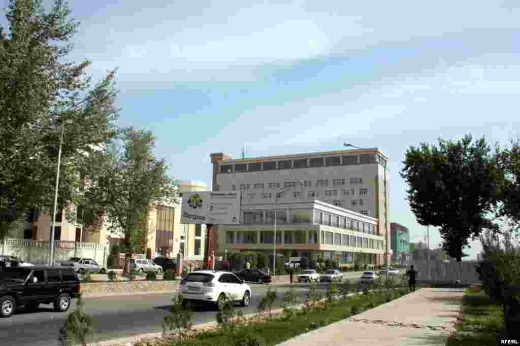 Бомпӯшиҳои рангини Душанбе #98