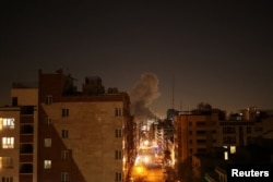 Тегерандaгы жарылуудан кийин көтөрүлгөн түтүн. 1-март, 2026-жыл.