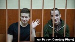 Viktor Filinkov (left) and Yuly Boyarshinov in court went on trial in late February. (file photo)