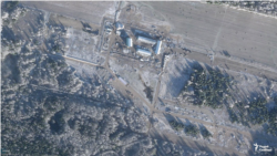 Satellite images from Planet Labs of the former military airfield near the Belarusian town of Krychau. The photo on the left was taken on November 16, 2025 and the photo on the right was taken February 9, 2026.