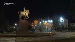 Noć u Podgorici: Parlament još o zakonu, SPC na ulici
